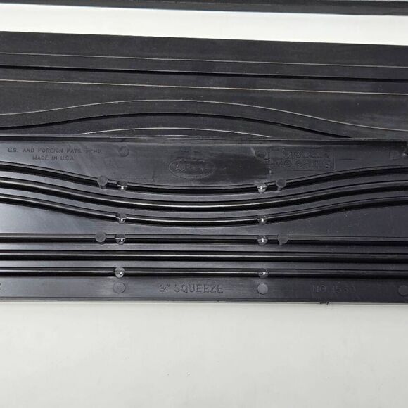 AURORA MODEL MOTORING HO SLOT CAR 9" SQUEEZE TRACK 1539 LOT OF 3 - Picture 2 of 2